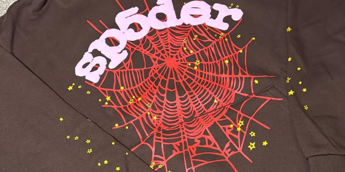 Shadow Spider Hoodie: Blending Minimal Details with Strong Graphic Presence