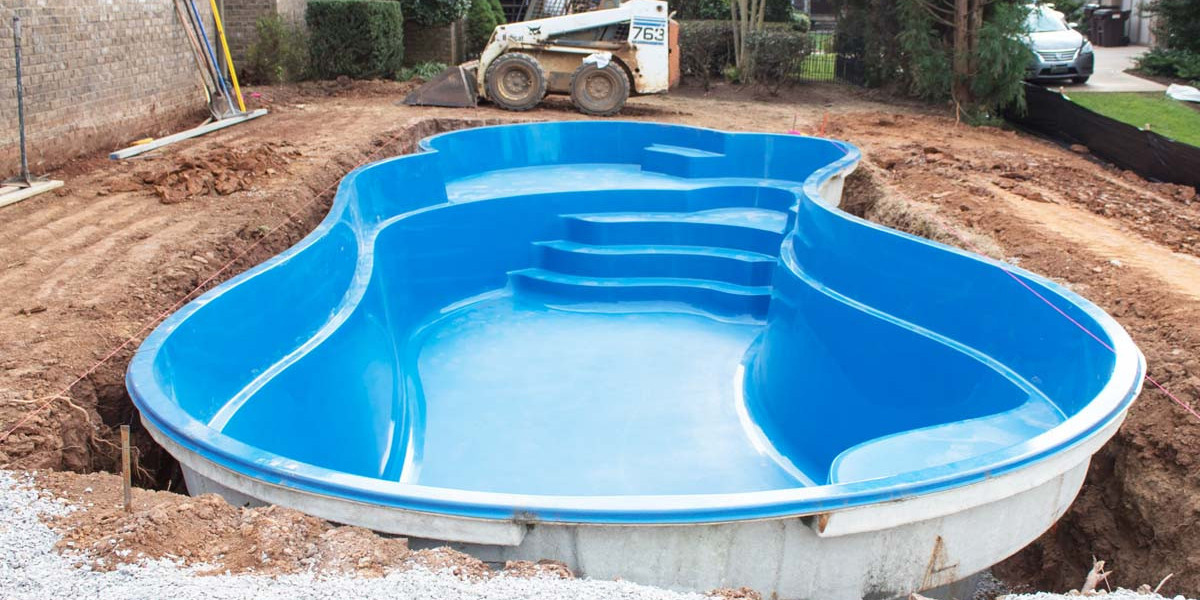 What Should You Know About Fiberglass Pool Installation in Florida?