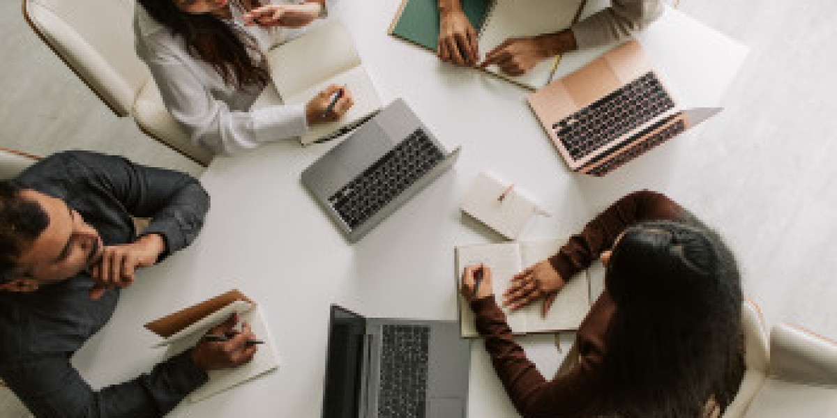 How Fund Accounting Outsourcing Improves Investor Reporting and Financial Visibility